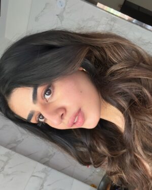 Alisha Chopra Instagram - Selfies from 08/04/2025 🪞

Don’t ask why I clicked a million selfies, juuuuuuustttt because.

#selfie #mood #moodypost #explore #explorepage #coffee #hair #eyes #look #workout #happy