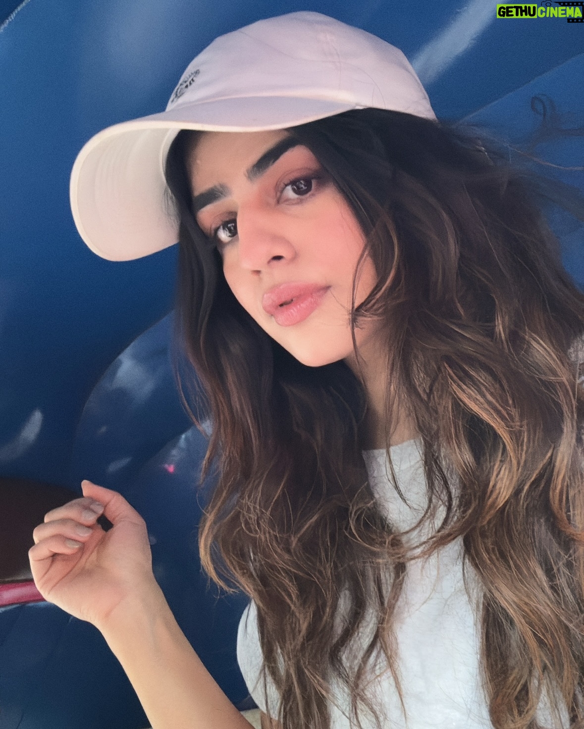 Alisha Chopra - 6K Likes - Selfies from 08/04/2025 🪞
Don’t ask why I clicked a million selfies, juuuuuuustttt because.
#selfie #mood #moodypost #explore #explorepage #coffee #hair #eyes #look #workout #happy