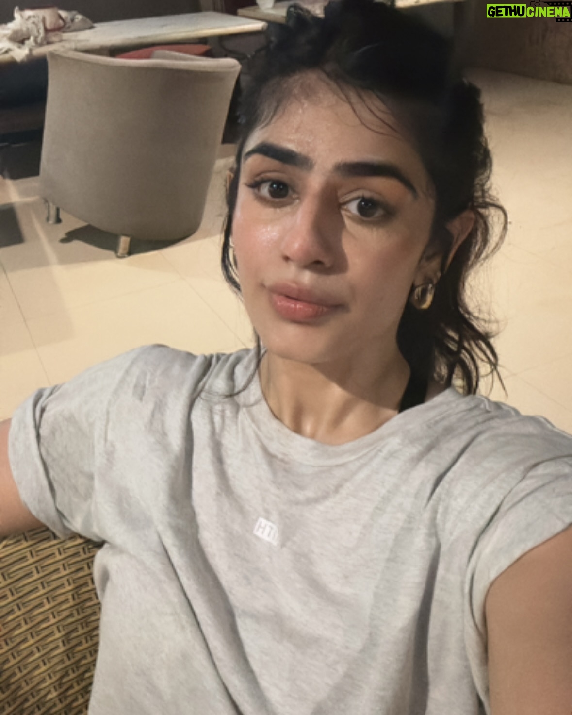 Alisha Chopra - 6K Likes - Selfies from 08/04/2025 🪞
Don’t ask why I clicked a million selfies, juuuuuuustttt because.
#selfie #mood #moodypost #explore #explorepage #coffee #hair #eyes #look #workout #happy
