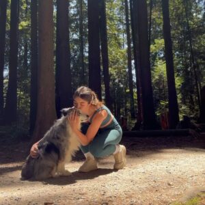Alisha Newton Instagram - rest in peace Zoey 🤍
I always wished for her to live forever when I blew out the candles. She raised me. Little. Zo. My best friend. Softest and happiest girl.