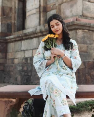 Alisha Parveen Instagram - 🌻🌊🩵