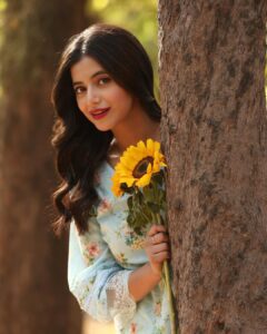 Actress Alisha Parveen HD Photos and Wallpapers April 2025