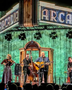 Alison Krauss Instagram - Sold out night 2 of ARCADIA Tour at the Palace Theatre in Louisville, KY

For full tour and ticket information, visit www.alisonkrauss.com

📷 by Ron Browning // @ronvoicecoach