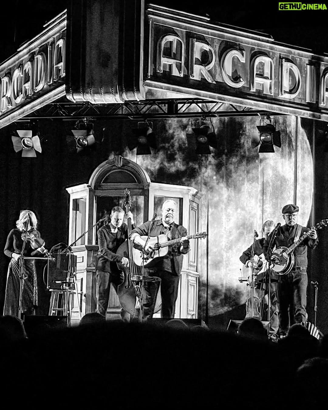 Alison Krauss - 3.6K Likes - Sold out night 2 of ARCADIA Tour at the Palace Theatre in Louisville, KY
For full tour and ticket information, visit www.alisonkrauss.com
š· by Ron Browning // @ronvoicecoach
