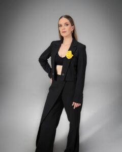 Actress Alison Mandel HD Photos and Wallpapers March 2025