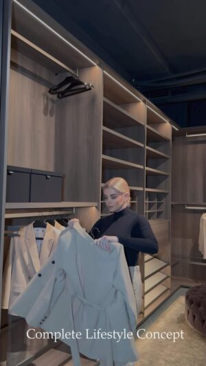 Alketa Vejsiu Instagram - Ne @boffidepadova.studio.tirana 🤍 Nje brand me te cilin krenohet Italia, tashme me showroom ne Tirane, ne Tcenter 🤍 Me nje trashegimi 90-vjecare, lider ne dizajnin luksoz italian, per te gjithe ata qe cilesine e vene te paren ne zgjedhjet e tyre🥰