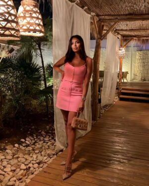 Amal Bouchoucha Instagram - #Pink isn’t just a color🌸
It’s an attitude too 😌
#AmelBouchoucha