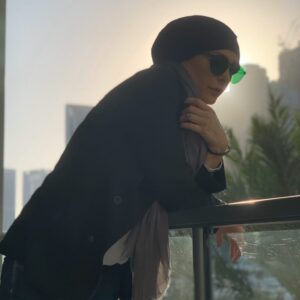 Amal Hijazi Instagram - لا تعلق سعادتك بغير الله فإنّ الحبيب يجفو، والقريب يبعد، والحي يموت، والمال يفنى، والصحة تزول، ولا يبقى إلّا الحي القيوم...#مساء_الخير
