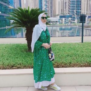 Amal Hijazi Instagram - ‏ساعة الفرج قد تتأخر ولكنها حتماً ستأتي ..هذا وعد الله..فإن مع العسر يسرا