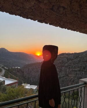 Amal Hijazi Instagram - حبة من ترابك بكنوز الدني #بحبك_يا_لبنان #تنورين #casa_del_sultan #lebanon