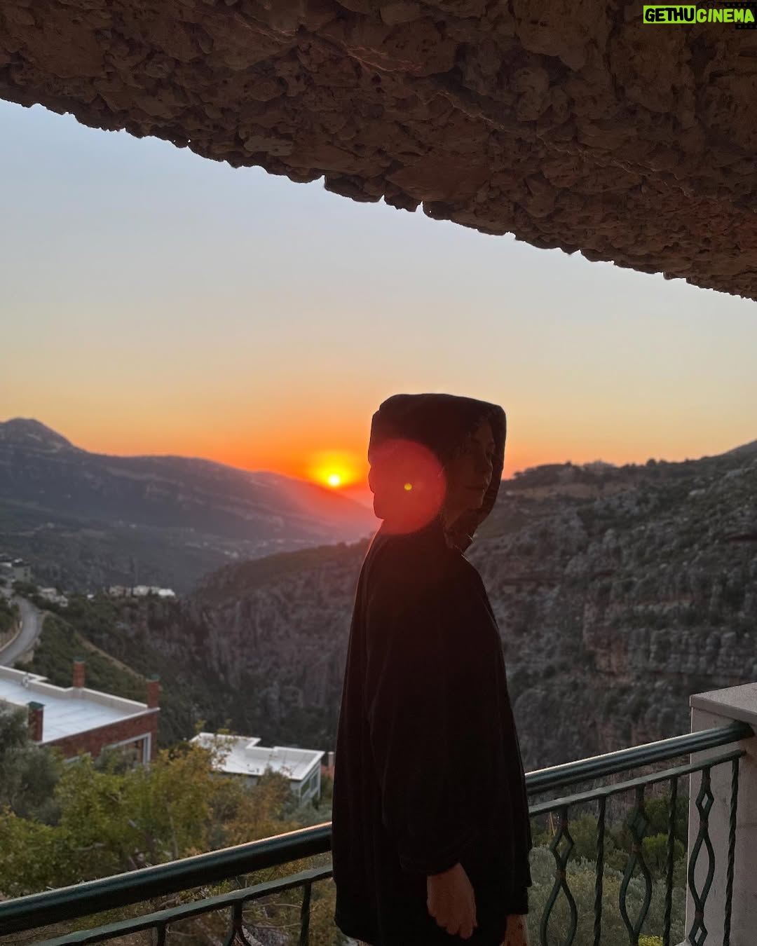Amal Hijazi - 4.1K Likes - حبة من ترابك بكنوز الدني #بحبك_يا_لبنان #تنورين #casa_del_sultan #lebanon