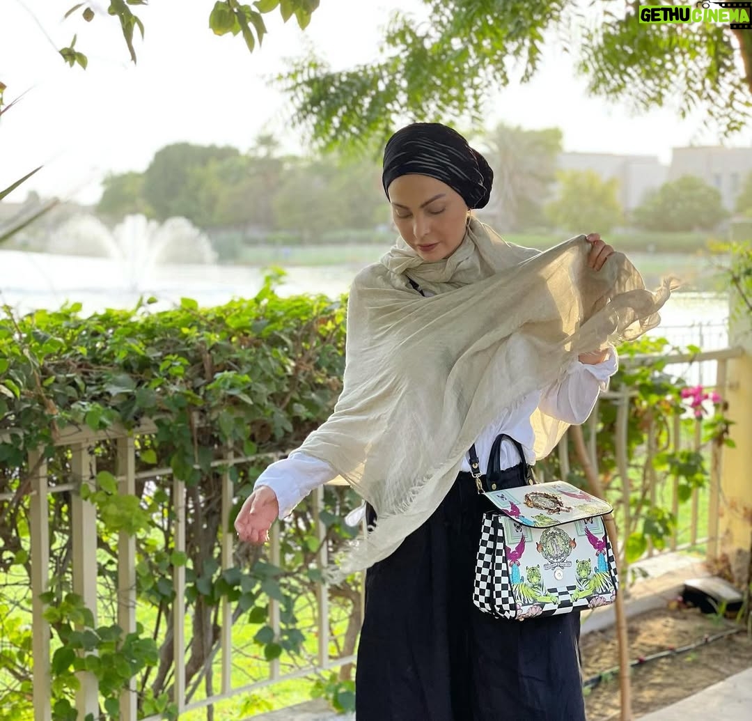Amal Hijazi - 7.9K Likes - Hijab « you only see what i CHOOSE you to see is that not freedom »??
#hijab الحجاب هو ان ترى ما اسمح لك ان تراه اليست هذه هي الحرية؟؟
