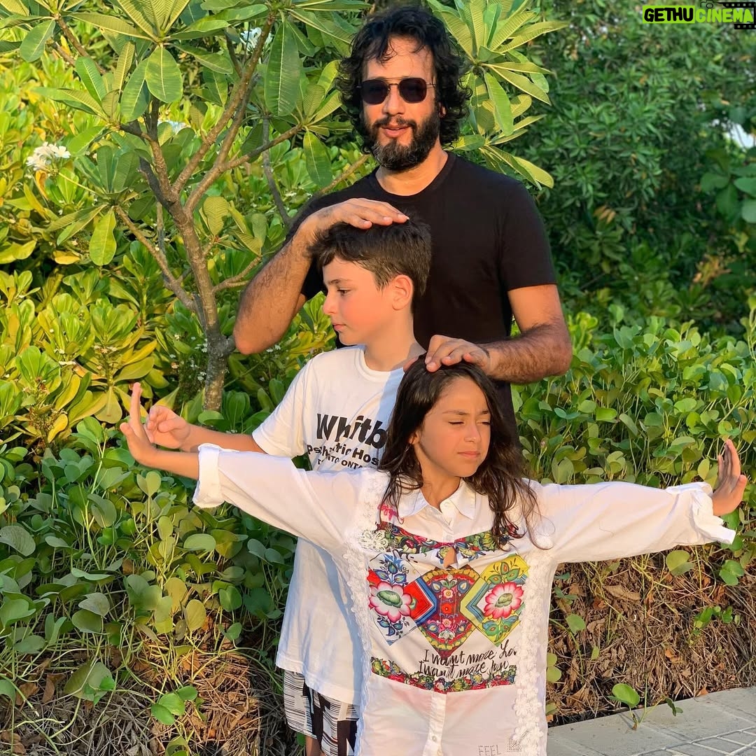 Amal Hijazi - 9.6K Likes - الأب..الرجل الوحيد في العالم الذي يأخذ من نفسه ليعطيك،قد لا يكون أعطاك كل ما تتمناه لكن تأكد أنه أعطاك كل ما يملك ..#عيد_أب_سعيد
#happyfathersday