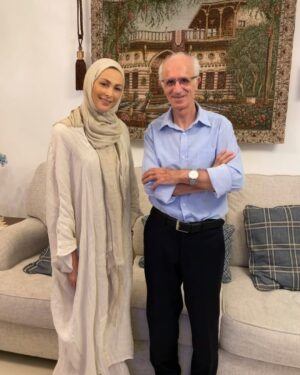 Amal Hijazi Instagram - سهرة جميلة وممتعة في منزل الدكتور علي منصور كيالي شكرًا على الاستضافة والعشاء الرائع❤️
#دبي