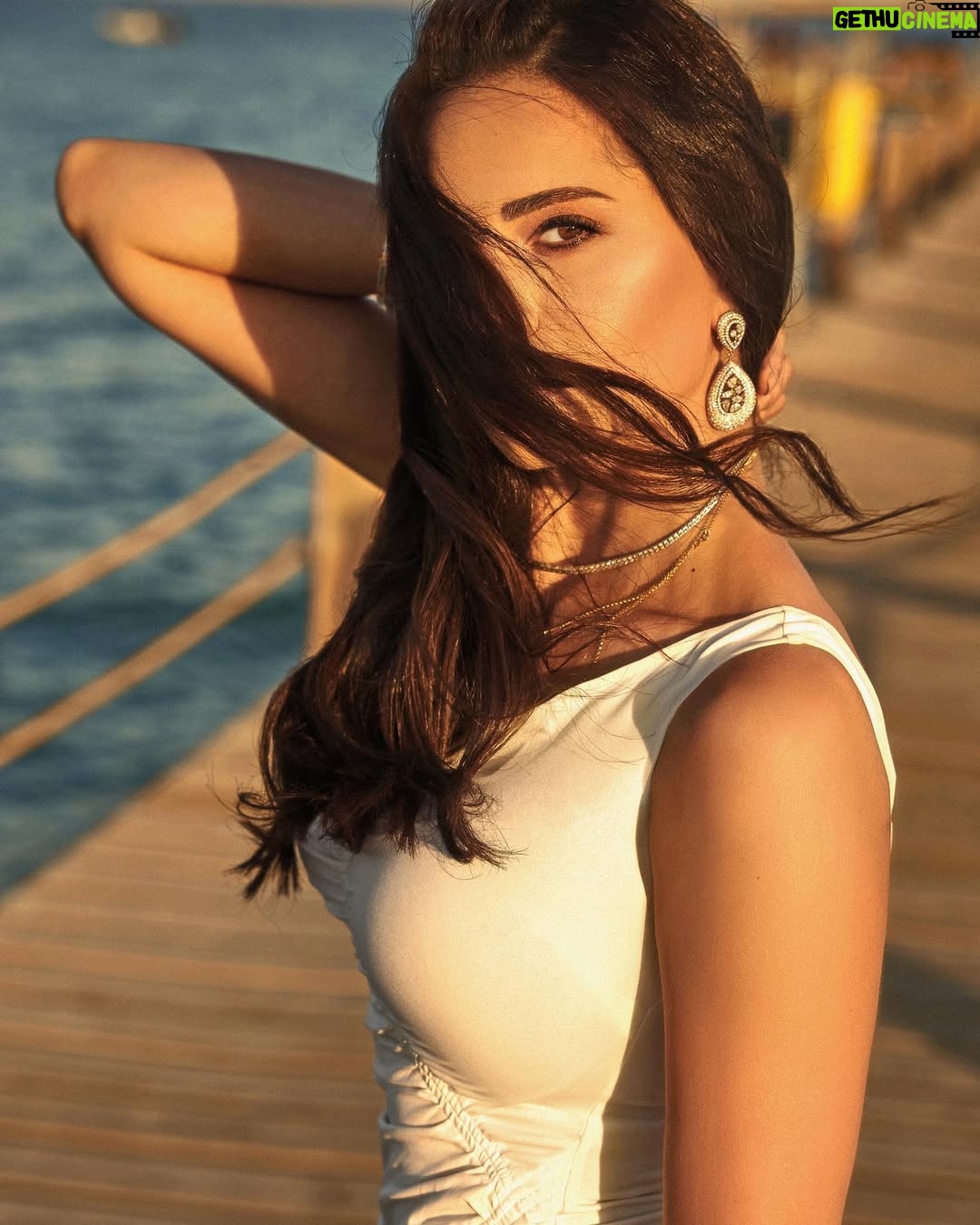 Amal Maher - 45.8K Likes - 💛💛 Makeup @engiihussein Hair @alaabouladworld 📸 @jerkography #amal_maher