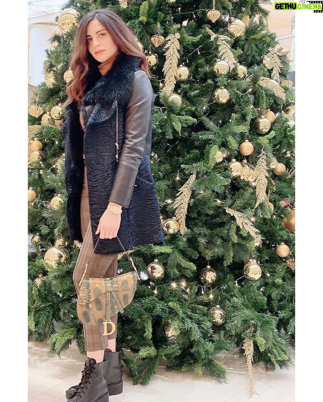 Amal Maher - 40.9K Likes - #2020 #Happy_new_year
All your dreams can come true if you have the courage to pursue them
Wish you all the best.
🎉🎉🎉🎊🎊🎊 كل سنة وانتم طيبين
سنة جديدة سعيدة لكم جميعا
يارب تحققوا فيها كل اللي بتتمنوه
