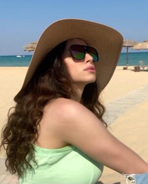 Amal Maher Instagram - Summer vibes🌝🏖miss you all❤️