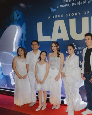 Amanda Rawles Instagram - The Gala Premiere for LAURA was truly unforgettable 💫

I am beyond grateful to everyone who helped bring this film to life. Never before have I felt so deeply connected to a character. Playing Laura was not just an acting experience, it was a profound life lesson, reminding me that the stories we tell reflect something far greater.

Laura has touched me in ways words can’t fully express, and I hope she inspires you just as deeply. This film carries a message of love, warmth, and compassion, never intended to provoke hatred.

I’d like to extend my deepest gratitude to Laura’s family, whose strength and support made this journey possible! @edlngretairen @ameilia.anna 

Semoga film ini bisa sedikit mengobati rasa rindu kalian kepada Laura 🦋🤍🌈✨ 

#12September2024