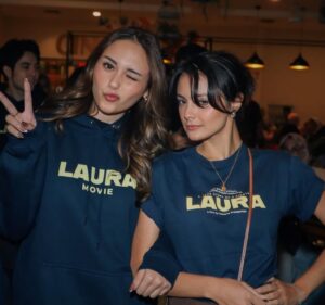 Amanda Rawles Instagram - Terimakasih buat yang sudah ikut meramaikan setiap kota! Kemana lagi ya? 🙌🏻
.
.
#FilmLaura #SedangTayang