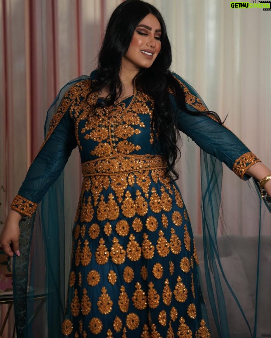 Amani Alaa - 9.8K Likes - تفسيرنا الخاطئ لمفهوم عزة النفس تجعل الفرص الثمينة هباءً منثوراً والاعتذار أمراً محظوراً.
تصوير الصديق الغالي
@ali.mohamed8
💎💎💎
ازياء ملك الازياء الخليجيه
@al_shikha_fashion
💎💎💎
لوكيشن وميك اب وشعر
الصديقه العزيزه
@marwh_alhamd