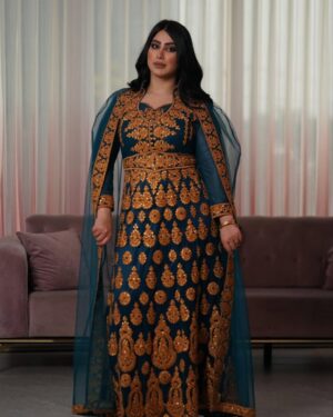 Amani Alaa Instagram - تفسيرنا الخاطئ لمفهوم عزة النفس تجعل الفرص الثمينة هباءً منثوراً والاعتذار أمراً محظوراً.

تصوير الصديق الغالي
@ali.mohamed8 
💎💎💎

ازياء ملك الازياء الخليجيه 
@al_shikha_fashion 
💎💎💎

لوكيشن وميك اب وشعر 
الصديقه العزيزه
@marwh_alhamd