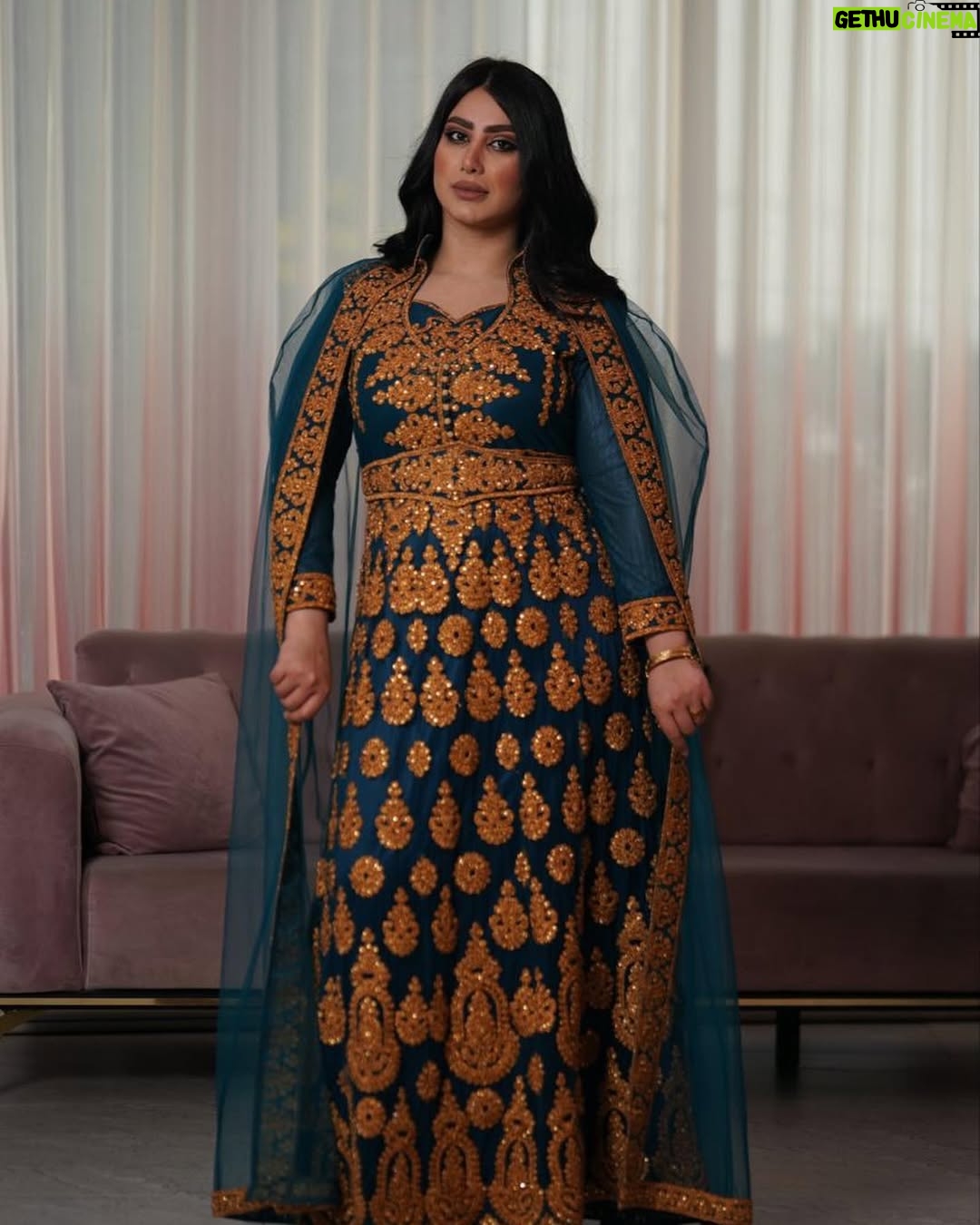 Amani Alaa - 9.8K Likes - تفسيرنا الخاطئ لمفهوم عزة النفس تجعل الفرص الثمينة هباءً منثوراً والاعتذار أمراً محظوراً.
تصوير الصديق الغالي
@ali.mohamed8
💎💎💎
ازياء ملك الازياء الخليجيه
@al_shikha_fashion
💎💎💎
لوكيشن وميك اب وشعر
الصديقه العزيزه
@marwh_alhamd