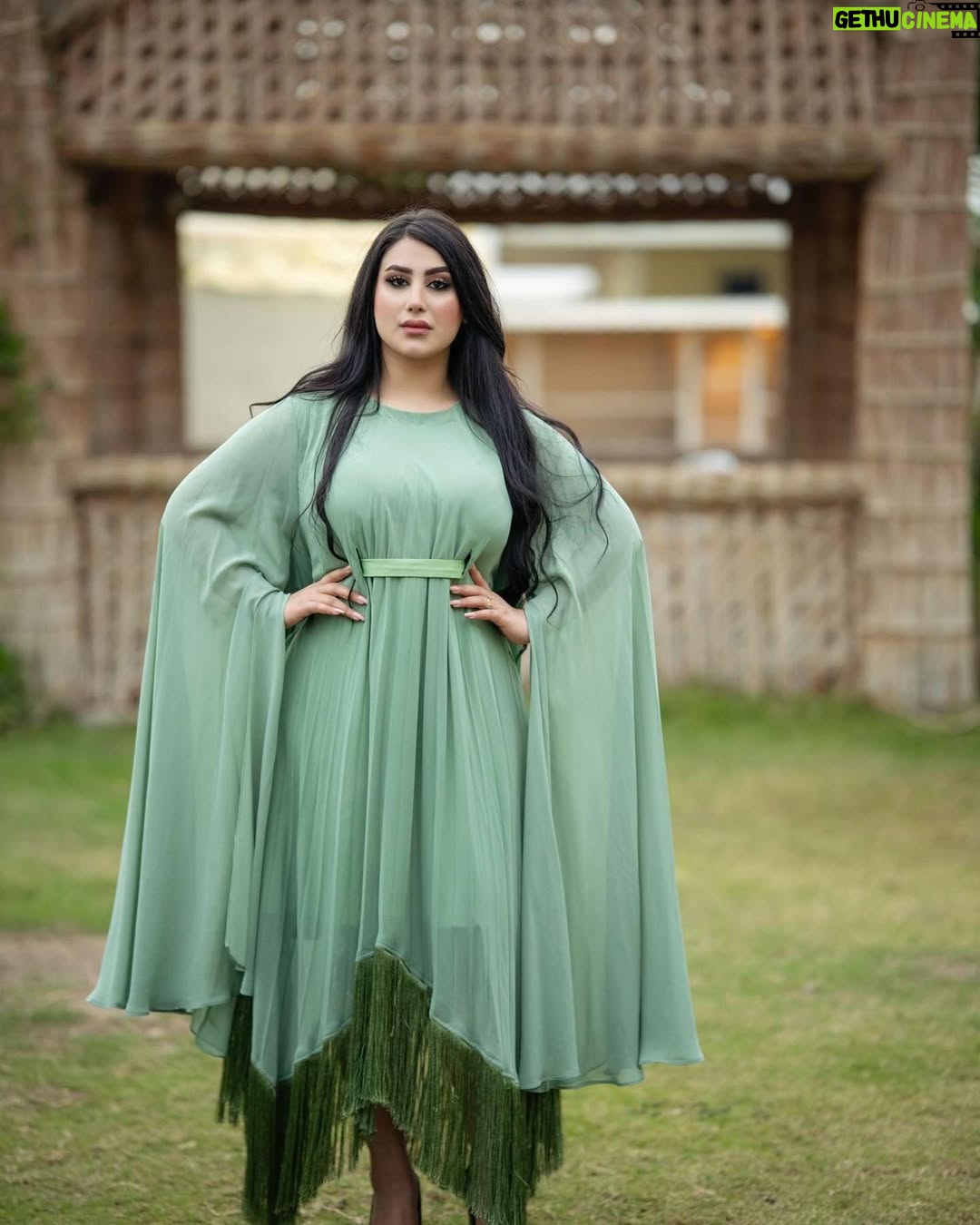 Amani Alaa - 7.5K Likes - جلسه صور لازياء @boutique_amona
#اماني_علاء #ازياء #فاشن #خليجيات #الخليج #اكسبلورر #اكسبلور_فولو #اضافات