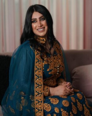 Amani Alaa Instagram - تفسيرنا الخاطئ لمفهوم عزة النفس تجعل الفرص الثمينة هباءً منثوراً والاعتذار أمراً محظوراً.

تصوير الصديق الغالي
@ali.mohamed8 
💎💎💎

ازياء ملك الازياء الخليجيه 
@al_shikha_fashion 
💎💎💎

لوكيشن وميك اب وشعر 
الصديقه العزيزه
@marwh_alhamd