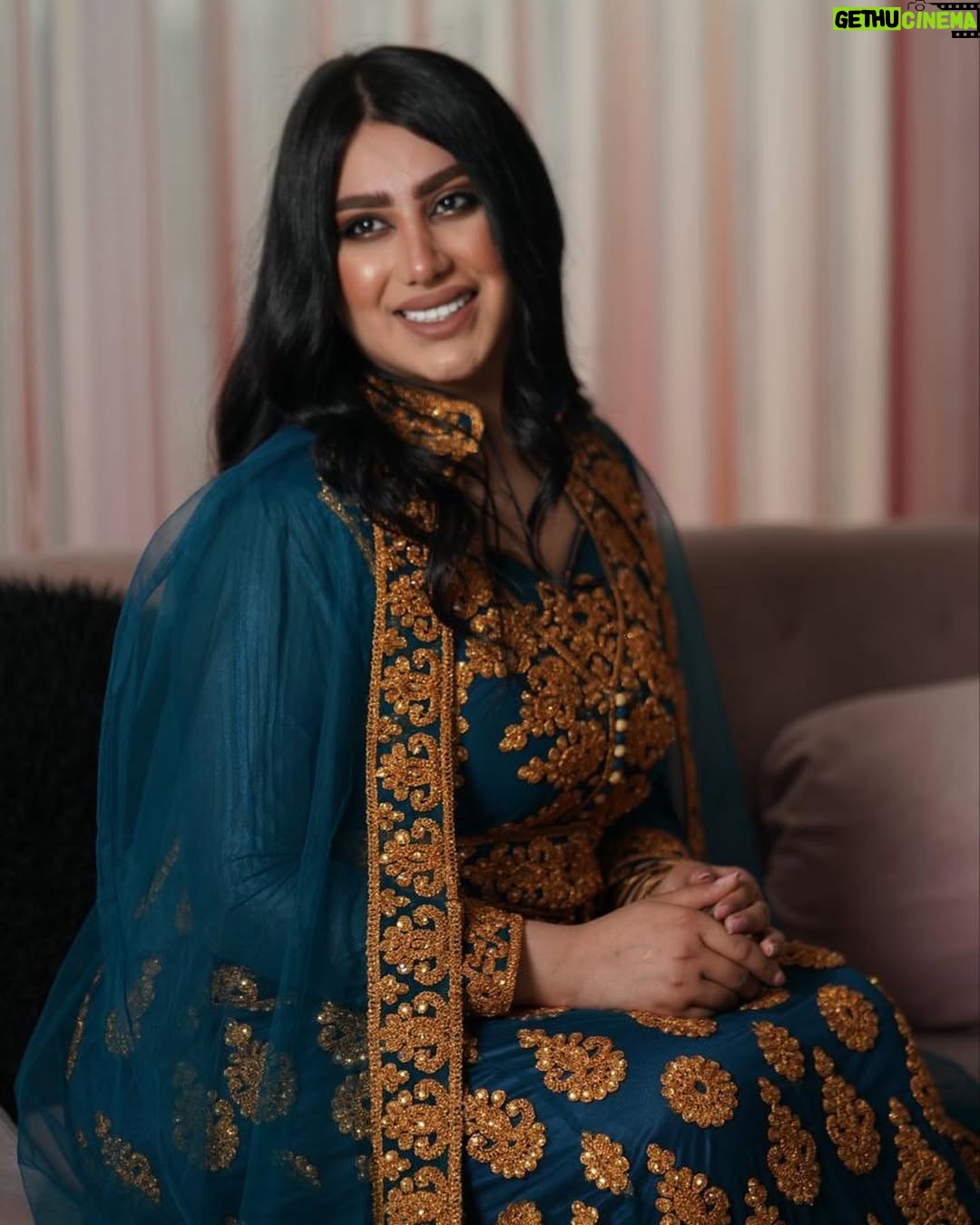 Amani Alaa - 9.8K Likes - تفسيرنا الخاطئ لمفهوم عزة النفس تجعل الفرص الثمينة هباءً منثوراً والاعتذار أمراً محظوراً.
تصوير الصديق الغالي
@ali.mohamed8
💎💎💎
ازياء ملك الازياء الخليجيه
@al_shikha_fashion
💎💎💎
لوكيشن وميك اب وشعر
الصديقه العزيزه
@marwh_alhamd