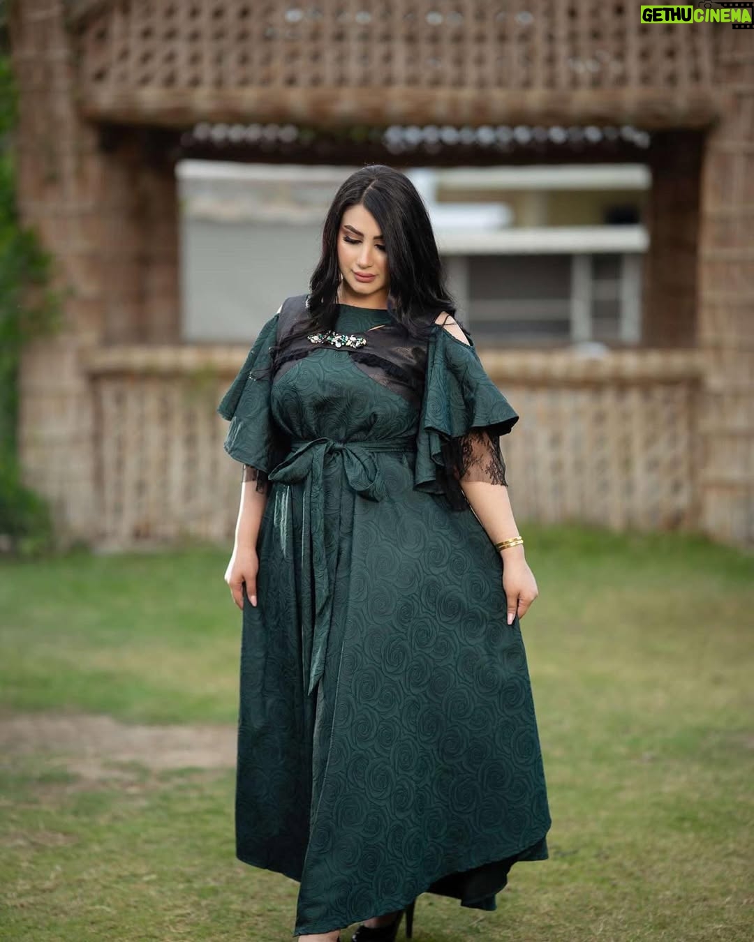 Amani Alaa - 7.5K Likes - جلسه صور لازياء @boutique_amona
#اماني_علاء #ازياء #فاشن #خليجيات #الخليج #اكسبلورر #اكسبلور_فولو #اضافات