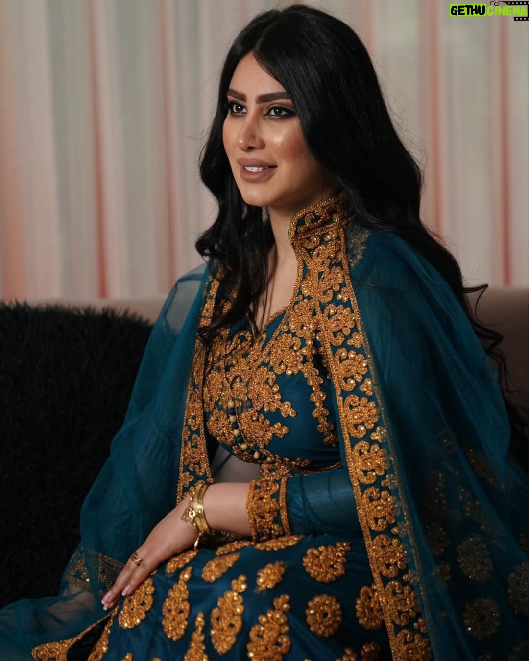 Amani Alaa - 9.8K Likes - تفسيرنا الخاطئ لمفهوم عزة النفس تجعل الفرص الثمينة هباءً منثوراً والاعتذار أمراً محظوراً.
تصوير الصديق الغالي
@ali.mohamed8
💎💎💎
ازياء ملك الازياء الخليجيه
@al_shikha_fashion
💎💎💎
لوكيشن وميك اب وشعر
الصديقه العزيزه
@marwh_alhamd