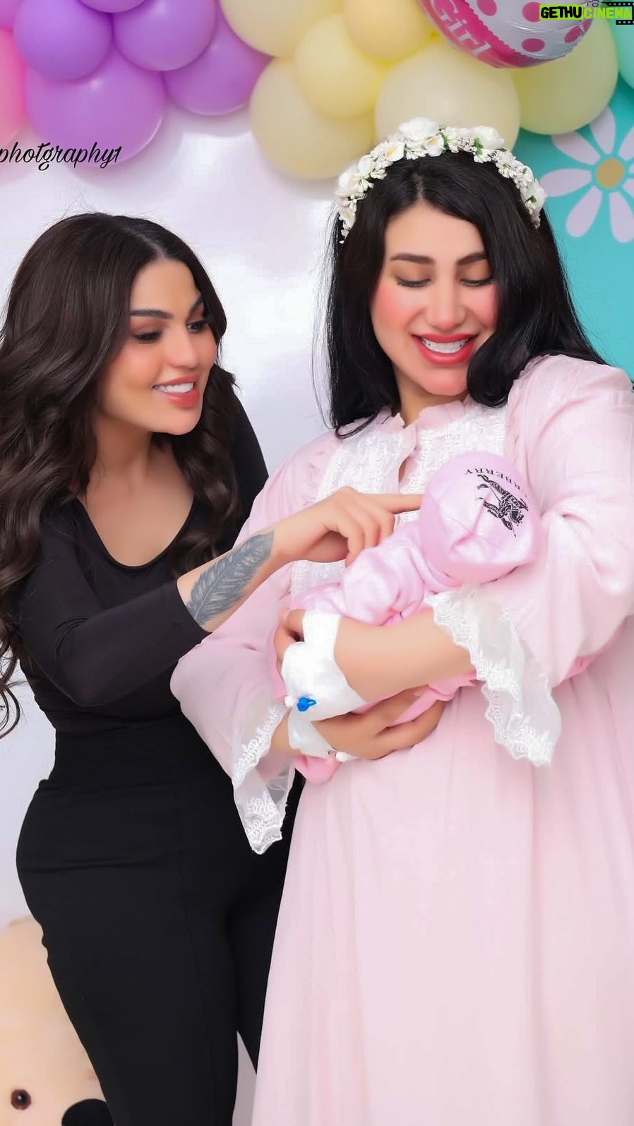 Amani Alaa - 44K Likes - الحمدلله الذي وهبني روحاً من روحي ونبضاً ثاني لقلبي ❤️وأكرمني بأجمل العطايا 🤲🏻
الحمدلله الذى يعطي بلا حساب..الحمدلله الذى يهب لمن يّشاء ذكوراً 👶ويهب لمن يشاء إناثا..👶
#اللهم_لك_الحمد❤ #تصوير @balkaa_photgraphy1 #مستشفى-رويال الملكي السيدية