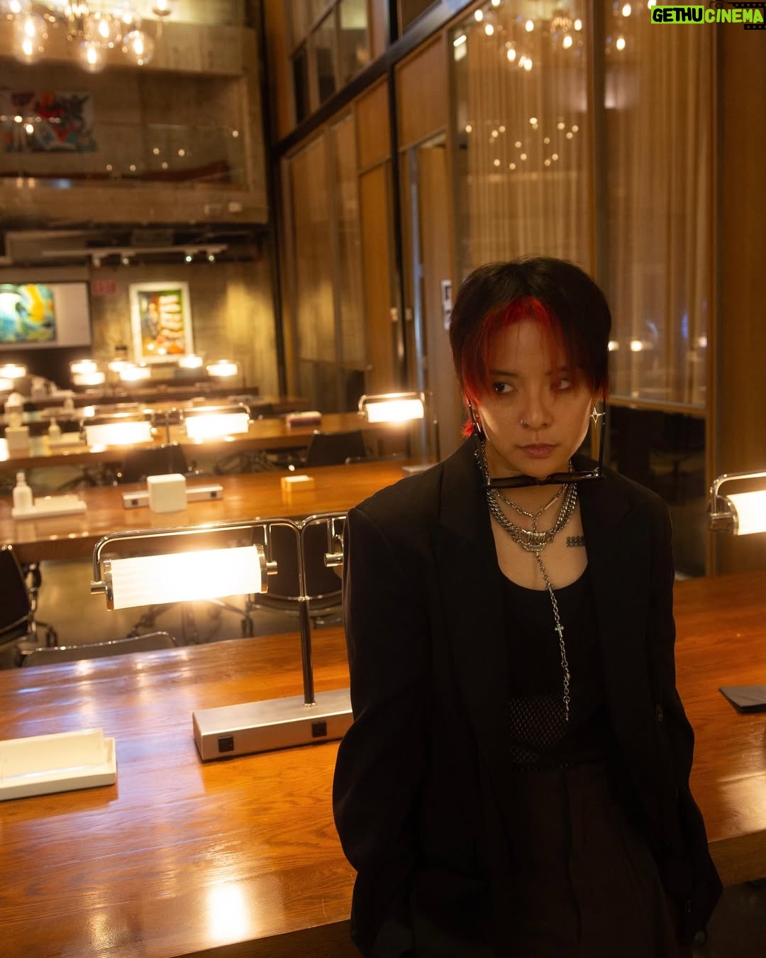 Amber Liu - 60.4K Likes - Sending all the guards to the hexgates 🙃