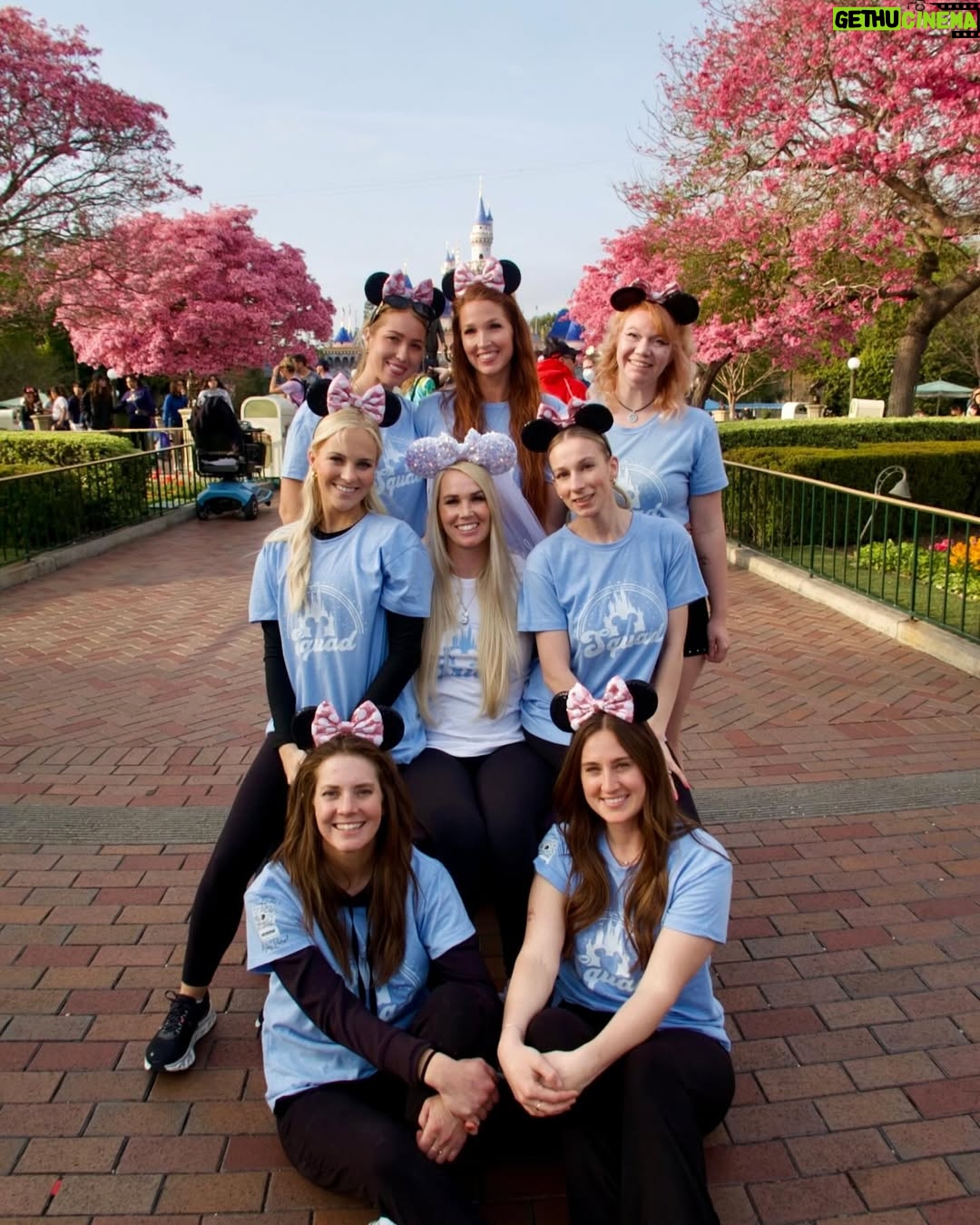 Amberley Snyder - 17.6K Likes - 💍 Bride to Be with the best girls I could ask for!! 💕
#amberleysnyder #walkriderodeo #fairytalewedding #2025bride #disneybride