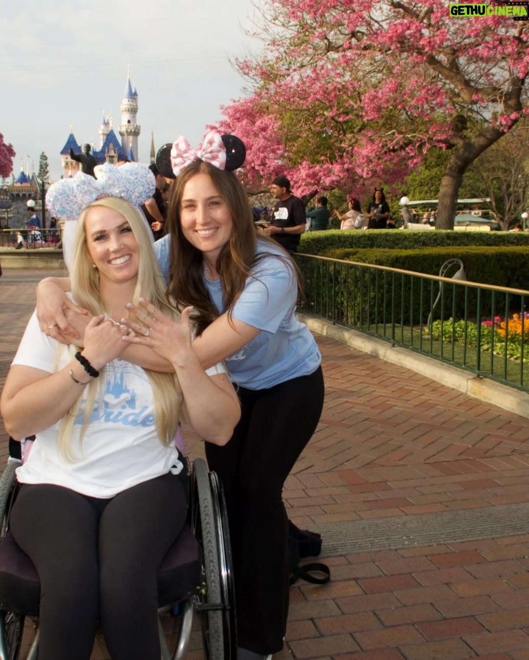 Amberley Snyder - 17.6K Likes - 💍 Bride to Be with the best girls I could ask for!! 💕
#amberleysnyder #walkriderodeo #fairytalewedding #2025bride #disneybride
