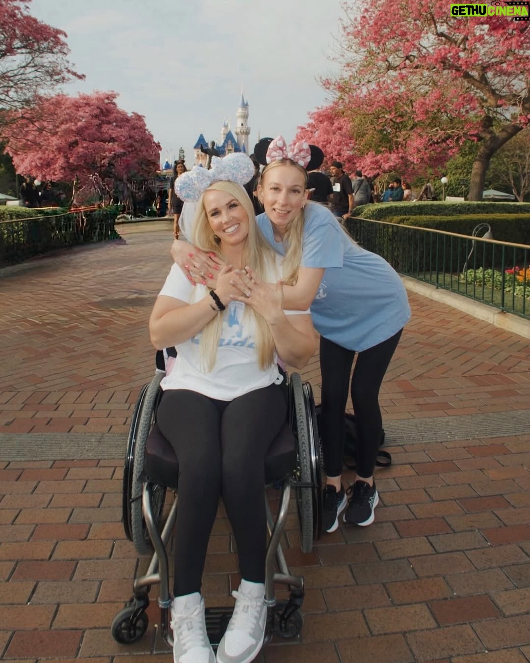 Amberley Snyder - 17.6K Likes - 💍 Bride to Be with the best girls I could ask for!! 💕
#amberleysnyder #walkriderodeo #fairytalewedding #2025bride #disneybride