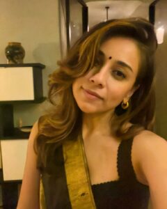 Actress Amrita Puri HD Photos and Wallpapers October 2025