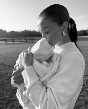 Amy Jackson Instagram - Welcome to the world, baby boy.
Oscar Alexander Westwick 🤍