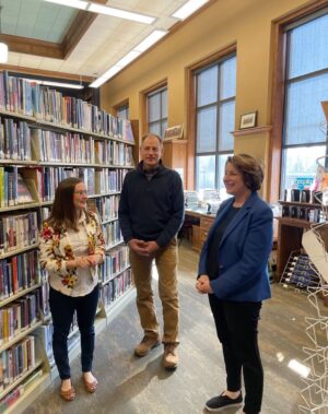 Amy Klobuchar Instagram - Stop 4 of my 19 county rural tour: Grant County. 

I met with local leaders at the Elbow Lake Library to discuss the economy and what we need to do to make sure that our rural areas can thrive.