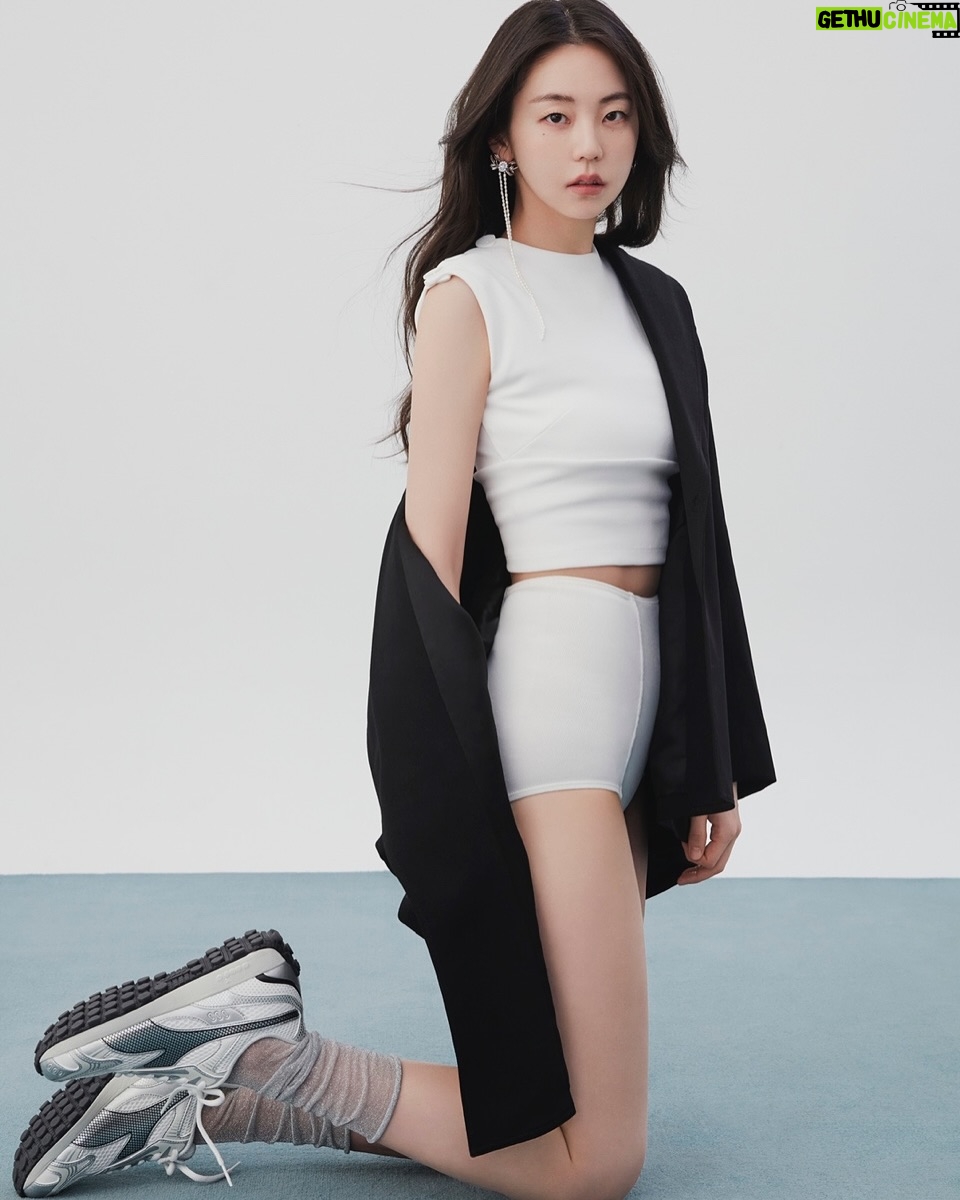 An So-hee - 23.7K Likes - 🩶🩵 @diadora_korea ❤️🖤 #디아도라 #didora