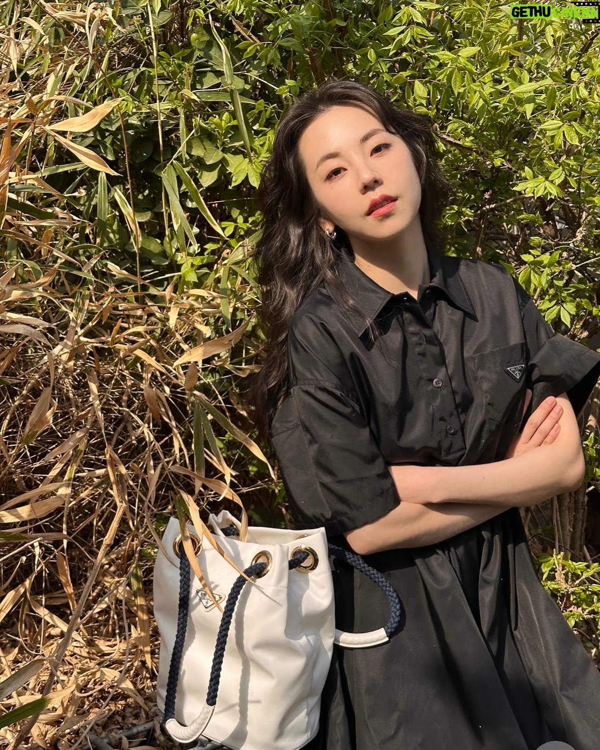 An So-hee - 17.5K Likes - 전 세계에서 수집된 섬유 폐기물과 플라스틱 폐기물을 재활용한 프라다의 리나일론백💙🤍 Celebrating the new @prada Re-Nylon Bag👜 #PradaReNylon #adv
