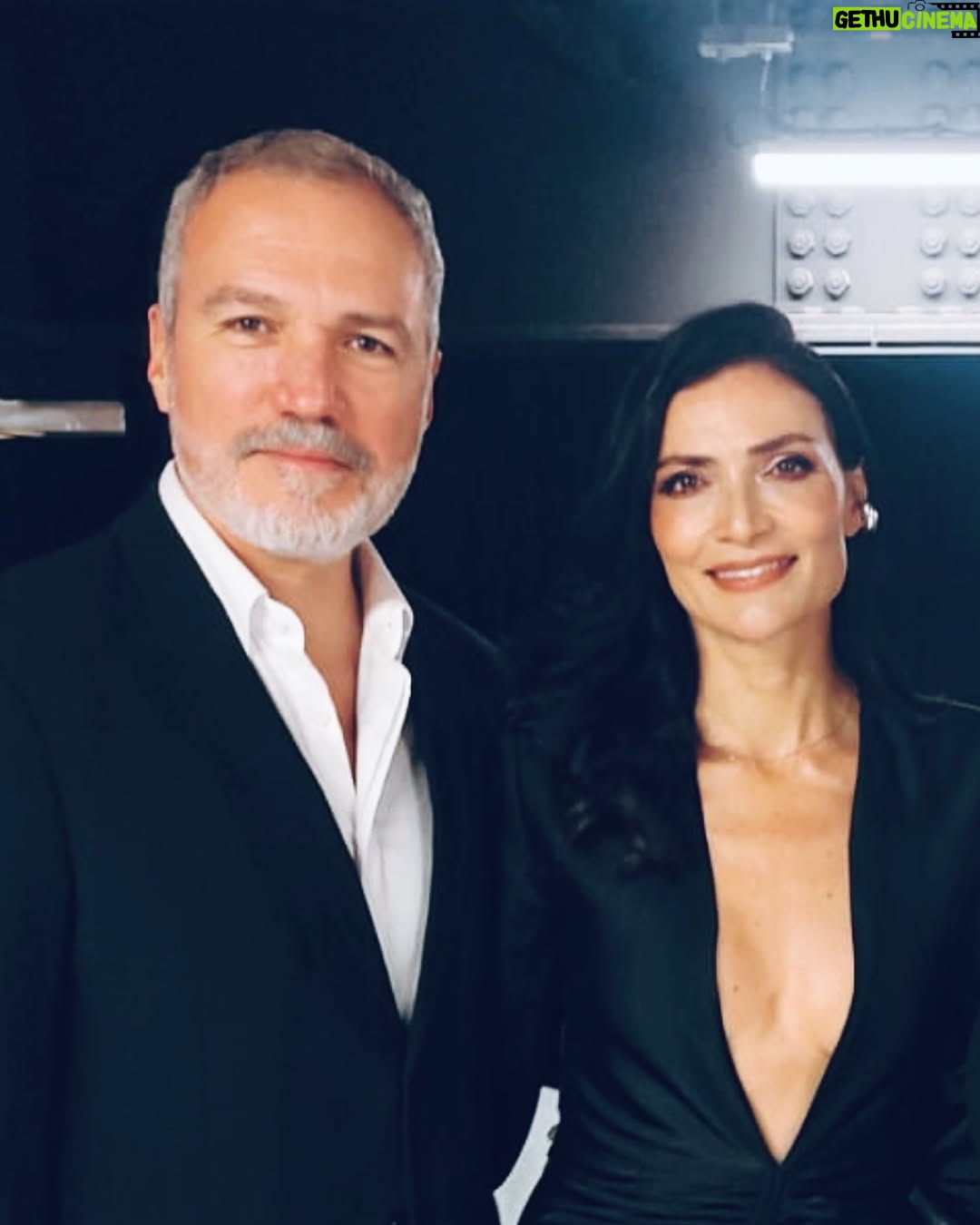 Ana Maria Orozco - 109.8K Likes - Estreno de “Betty la Fea, la historia continúa”
Con la mejor compañía, @saldelsol ♥️
