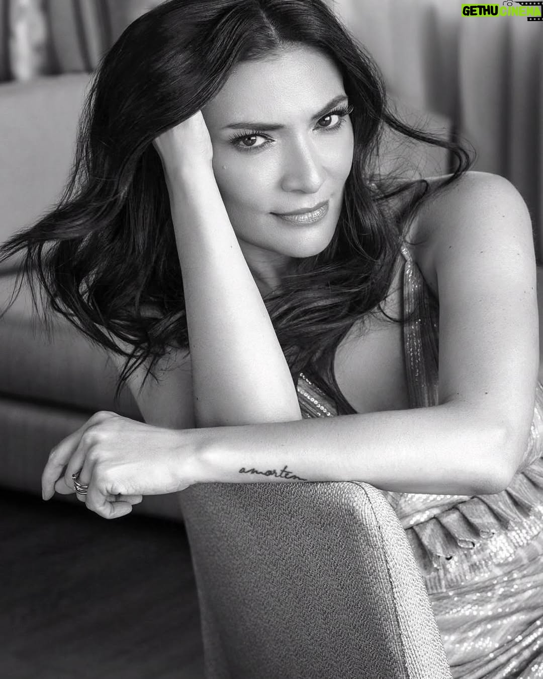 Ana Maria Orozco - 54K Likes - Otro regalo del adorado @hernanpuentes!!! Eres demasiado divino Hernancito!!!😘😘😘🙏❤️❤️❤️GRACIAS!!! No puedo estar más feliz!