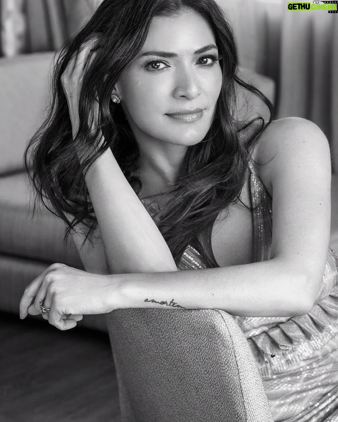 Ana Maria Orozco - 54K Likes - Otro regalo del adorado @hernanpuentes!!! Eres demasiado divino Hernancito!!!😘😘😘🙏❤️❤️❤️GRACIAS!!! No puedo estar más feliz!