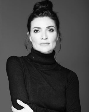Ana Maria Orozco Instagram - Retrato de @gabrielcarvajalfoto .
Diciembre 2018.