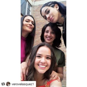 Ana Maria Orozco Instagram - Con mis compañeras en “Perdida”. @verovelasquez1 , @mariadelrosari0 , @carolinalapausa ♥️🤩