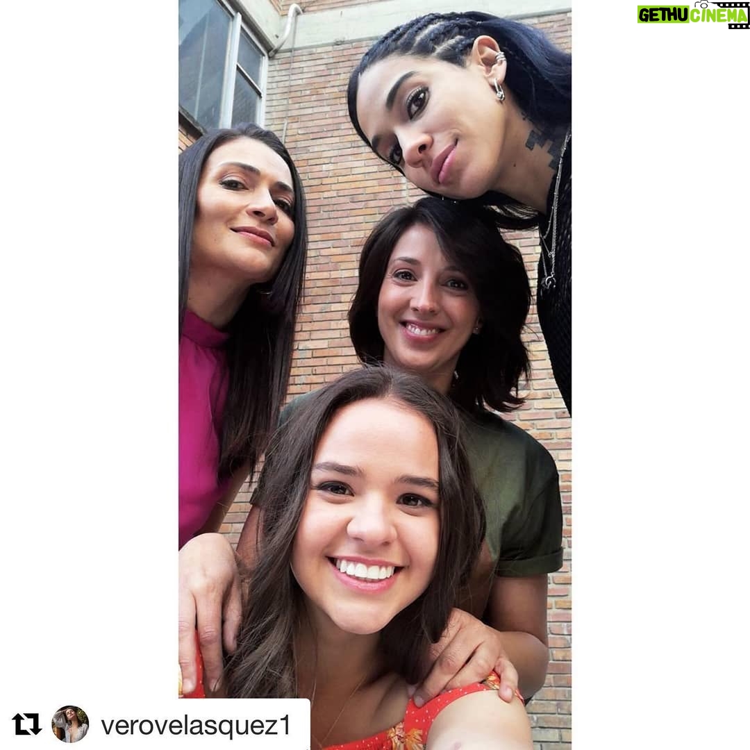 Ana Maria Orozco - 30.5K Likes - Con mis compañeras en “Perdida”. @verovelasquez1 , @mariadelrosari0 , @carolinalapausa ♥️🤩