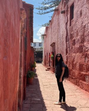Ana Maria Orozco Instagram - Visita al impresionante Monasterio de Santa Catalina, en Arequipa, con @anaorozcoof ❤️
Inolvidable.