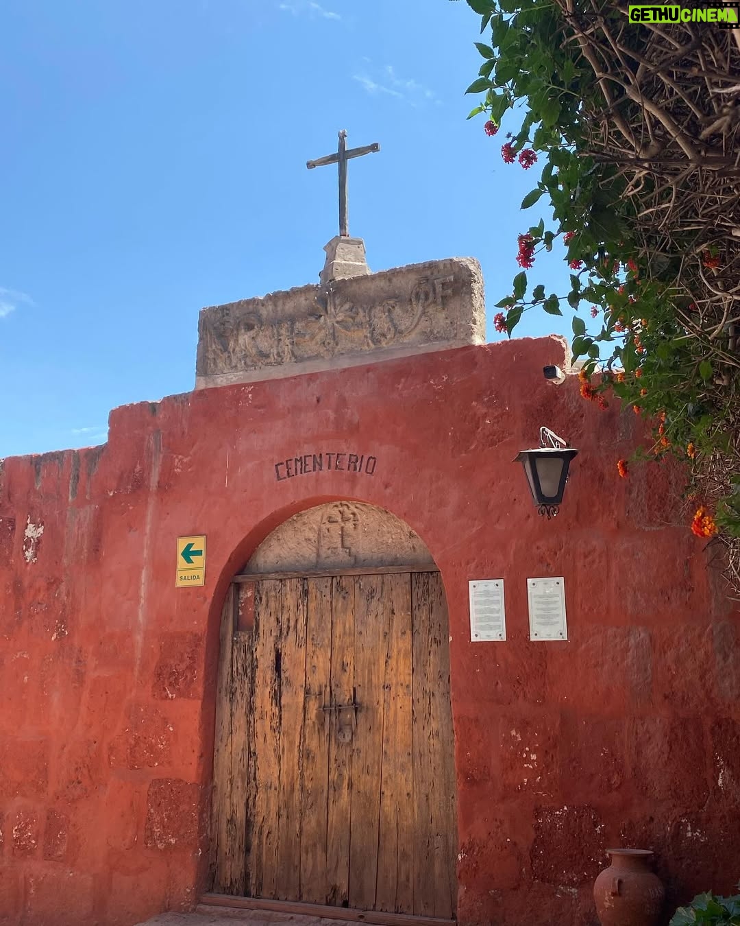 Ana Maria Orozco - 25.9K Likes - Visita al impresionante Monasterio de Santa Catalina, en Arequipa, con @anaorozcoof ❤️
Inolvidable.