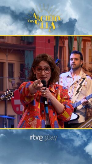Ana Morgade Instagram - Ana Morgade (@ana_morgade_oficial) estrena sección en el programa hablando del tema de la cosmeticorexia y lo hace marcándose UN TEMAZO. 

Al cielo con ella, todos los sábados a las 22:00 en @la2_rtve. Tenéis el programa ya de este fin de semana con Carolina Yuste y Erik Harley ya disponible en la plataforma de @rtveplay para todo el mundo 🌍